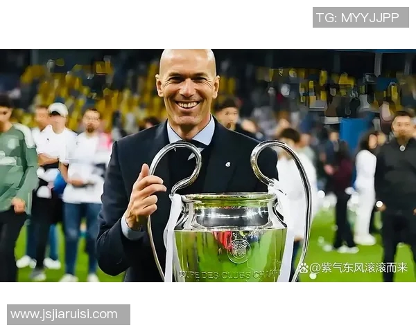 足球天才侯哥崛起之路：从街头少年到全球瞩目球星的传奇故事